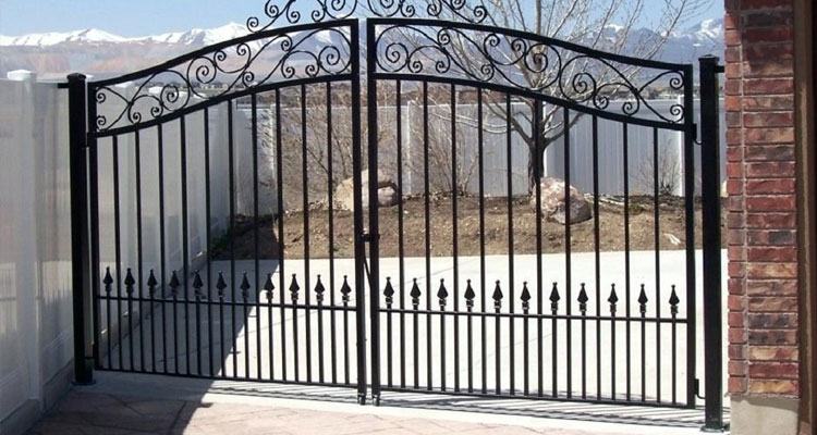 Electric Driveway Gate Installation in Stanton